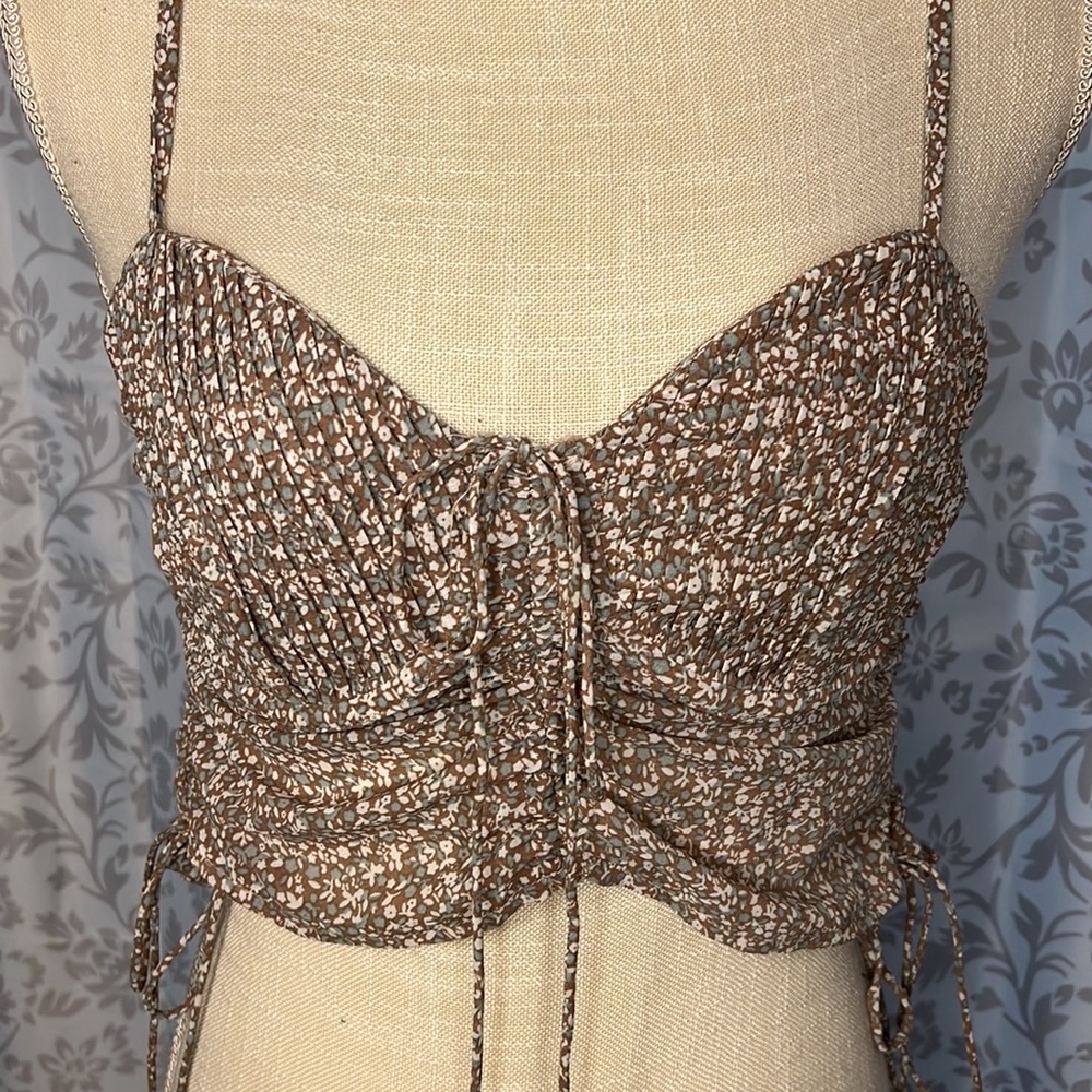 Underwire Top - Picture 6 of 7